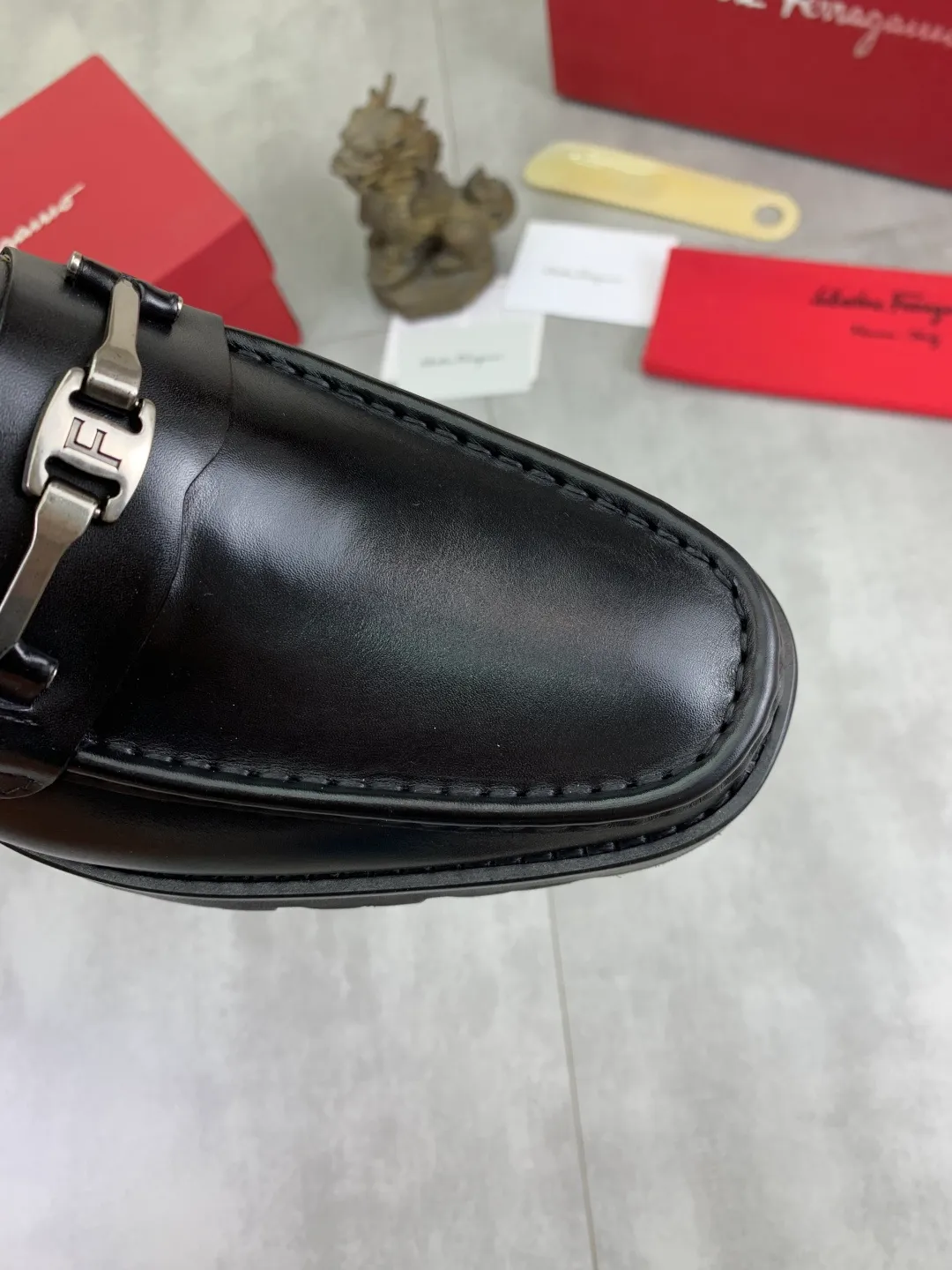 Men's Men's Shoes 💰P480💰[New Style] Water-dyed Niuli 🆘[Salvatore Ferragamo] Ferragamo's latest casual business leather shoes for men! Listed simultaneously! The fabric is made of specially imported original calfskin, and the interior is made of imported water-dyed cowhide. It is absolutely luxurious and leads the fashion trend. Matching code: 38-44 (45 and 46 can be customized) Multiple colors available